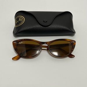 Ray-Ban Cat-eye Sunglasses